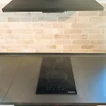 Appartement Sunlit Modern Apartment With Fast Wifi Self Check In Free Parking