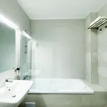 Appartement Sunlit Modern Apartment With Fast Wifi Self Check In Free Parking *