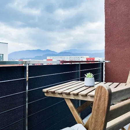 Sunlit Modern With Fast Wifi Self Check In Free Parking Apartment *